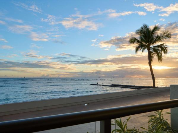 OUTRIGGER Reef Waikiki Beach Resort : photo 5 de la chambre hébergement 1 lit king-size diamond head - côté océan