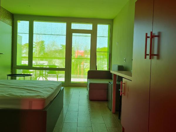 Colors Holiday Hotel : photo 5 de la chambre chambre triple - vue sur jardin