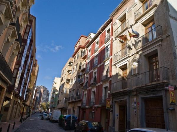 Be Zaragoza Hostel : photo 3 de la chambre chambre double avec salle de bains commune