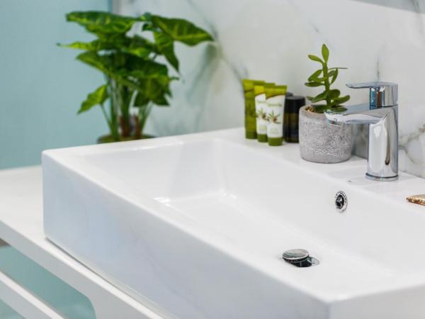 Menta City Boutique Hotel : photo 6 de la chambre suite menta deluxe avec jacuzzi