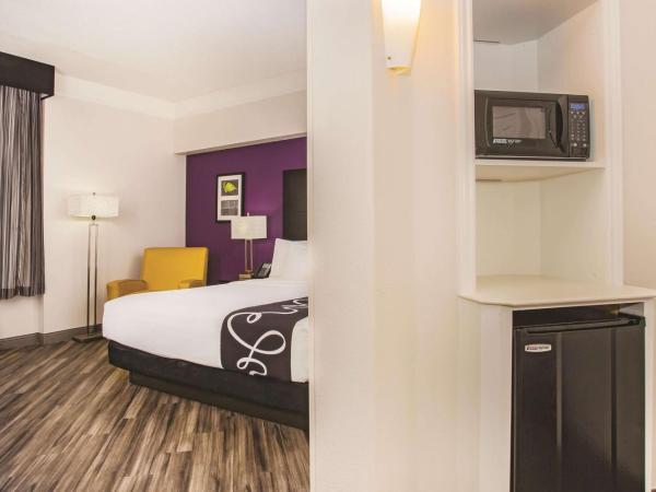 La Quinta by Wyndham Las Vegas Summerlin Tech : photo 1 de la chambre chambre lit king-size - accessible aux personnes à mobilité réduite