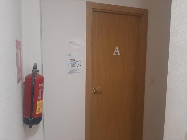 Rafaela Guest House : photo 10 de la chambre suite with a large and simple bed