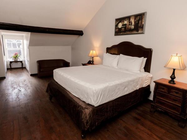 Chateau Hotel : photo 1 de la chambre suite lit king-size