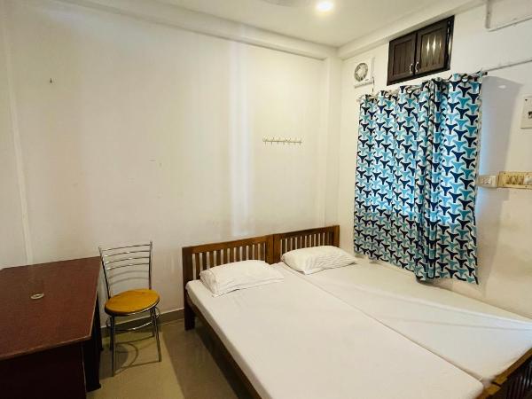 OMAR RESIDENCY : photo 2 de la chambre chambre double Économique