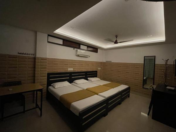 OMAR RESIDENCY : photo 10 de la chambre chambre triple classique