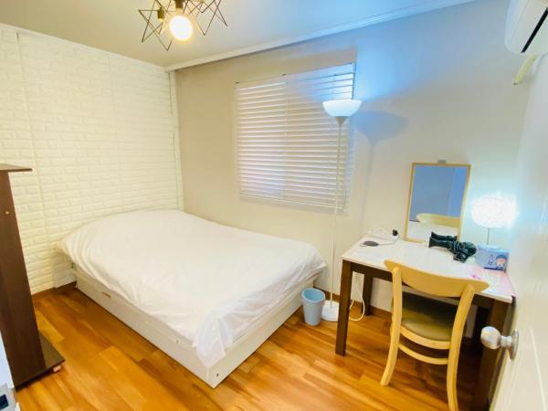 Aroha Guesthouse Seoul Station : photo 7 de la chambre chambre double avec salle de bains commune