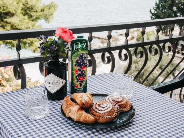 Villa Aequum : photo 8 de la chambre chambre double avec balcon - vue sur mer