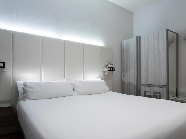 Petit Palace Lealtad Plaza : photo 9 de la chambre chambre familiale