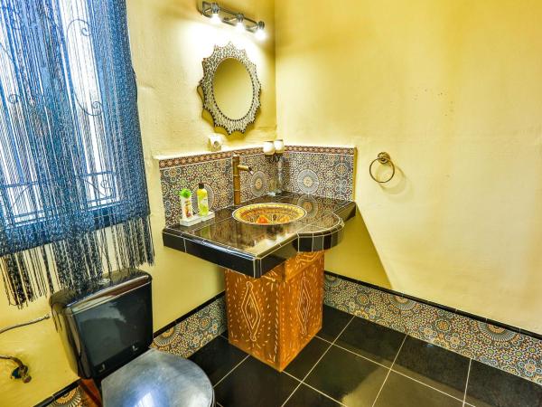 Maison Kasba Bonheur & Bien etre Emma & Gilles : photo 10 de la chambre bungalow avec terrasse