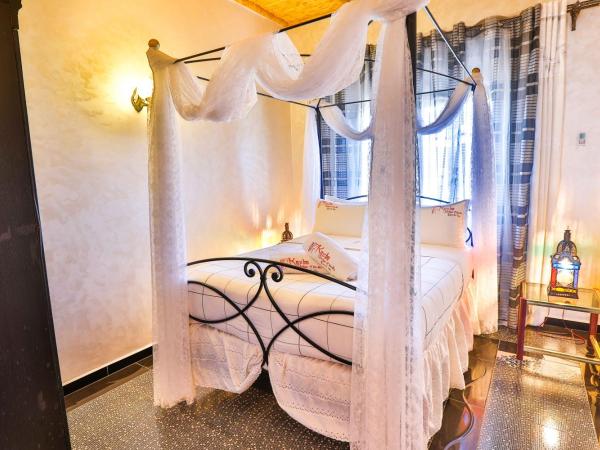 Maison Kasba Bonheur & Bien etre Emma & Gilles : photo 4 de la chambre bungalow avec terrasse