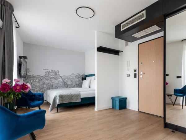 Aparthotel InPoint Cracow G15 - Free Underground Parking : photo 3 de la chambre appartement avec terrasse