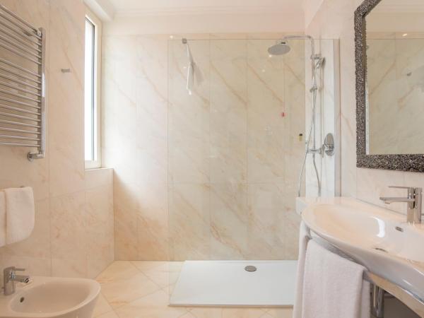 Hotel San Pietro : photo 8 de la chambre chambre triple deluxe