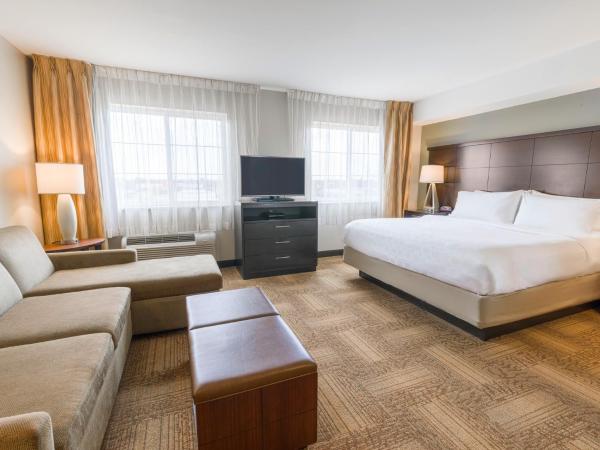 Staybridge Suites West Edmonton, an IHG Hotel : photo 5 de la chambre suite studio lit king-size