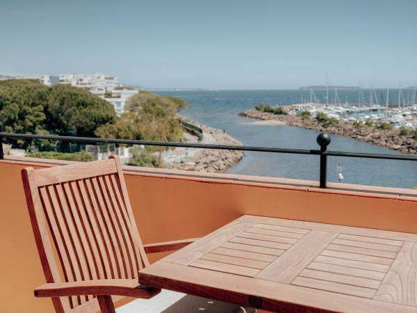 Ermitage de l'Oasis & Spa - Cannes Mandelieu : photo 2 de la chambre chambre double deluxe avec balcon - vue sur mer