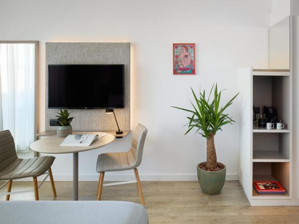 INNSiDE by Meliá Barcelona Apolo : photo 6 de la chambre chambre the studio avec balcon