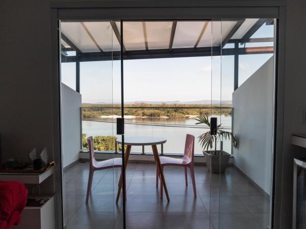 Suítes Luxo Marambaia- Epic House : photo 10 de la chambre suite deluxe - vue sur mer