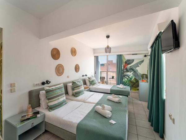 STAY Rhodes Hotel : photo 1 de la chambre chambre triple avec balcon