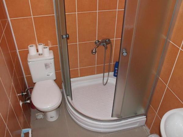 Stad Pansiyon AİLE : photo 4 de la chambre chambre double