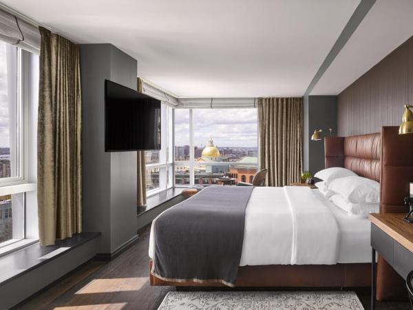 Hotel AKA Boston Common : photo 1 de la chambre chambre lit king-size premium - vue sur toits de boston
