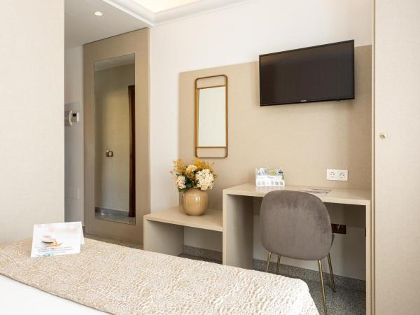 Hotel Plaza Del Castillo : photo 8 de la chambre petite chambre double