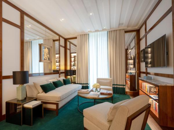 Portrait Milano - Lungarno Collection : photo 6 de la chambre suite - vue sur jardin