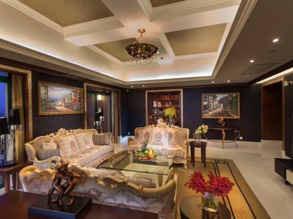 Hotel Indigo Shenzhen Overseas Chinese Town, an IHG Hotel : photo 3 de la chambre suite 2 chambres avec 1 lit king-size et 2 lits jumeaux