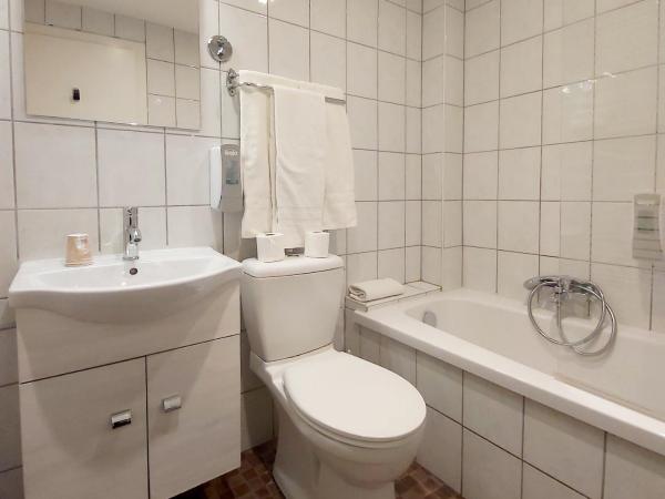 The Originals City, Hôtel Colmar Gare : photo 4 de la chambre chambre triple