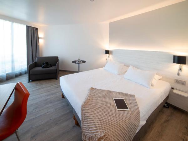 Novotel La Grande Motte Golf : photo 1 de la chambre chambre double classique avec canapé-lit