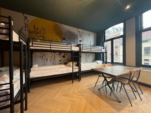 Heart of Amsterdam Hotel : photo 5 de la chambre lit dans dortoir mixte de 8 lits 