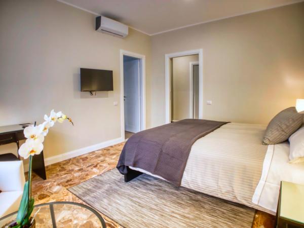 SILIA HOUSE Napoli Centro : photo 2 de la chambre grande chambre double