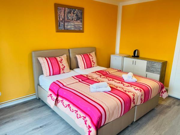M&M Hotel - Wilhelmsburg : photo 1 de la chambre chambre double