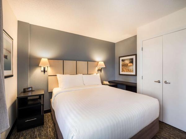 Sonesta Simply Suites Salt Lake City Airport : photo 3 de la chambre suite lit queen-size 1 chambre