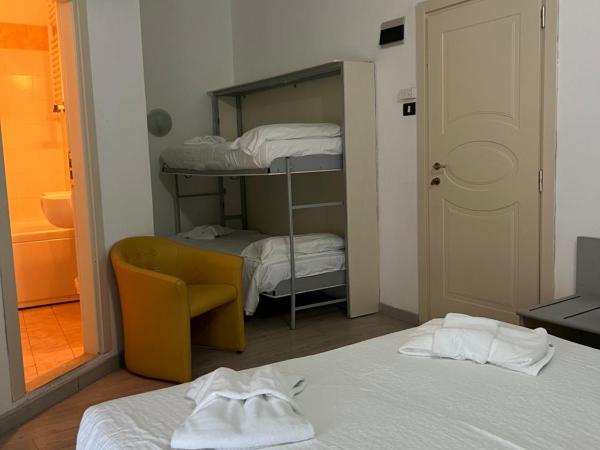 Hotel Stella D'Italia : photo 9 de la chambre chambre quadruple standard