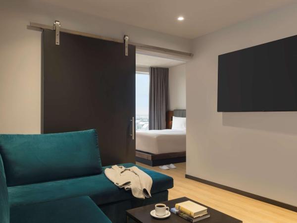 Hyatt Centric Montreal : photo 2 de la chambre suite lit king-size