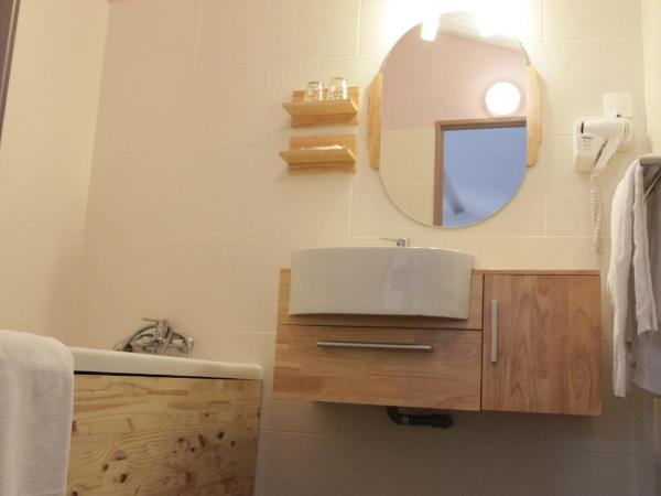 Urban Style, Hôtel Le Cheval Noir, Saint-Étienne : photo 2 de la chambre chambre double balnéo