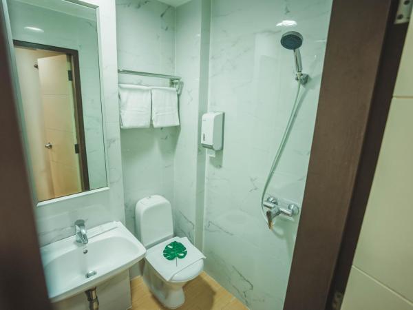 Hotel 81 Fuji : photo 5 de la chambre chambre lit queen-size standard sans fenêtre