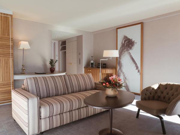 Carlton Hotel St Moritz - The Leading Hotels of the World : photo 1 de la chambre grande suite avec vue sur le lac