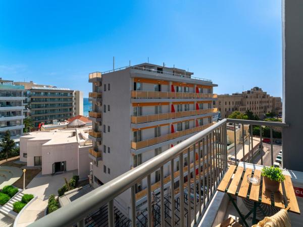 STAY Rhodes Hotel : photo 6 de la chambre chambre triple avec balcon