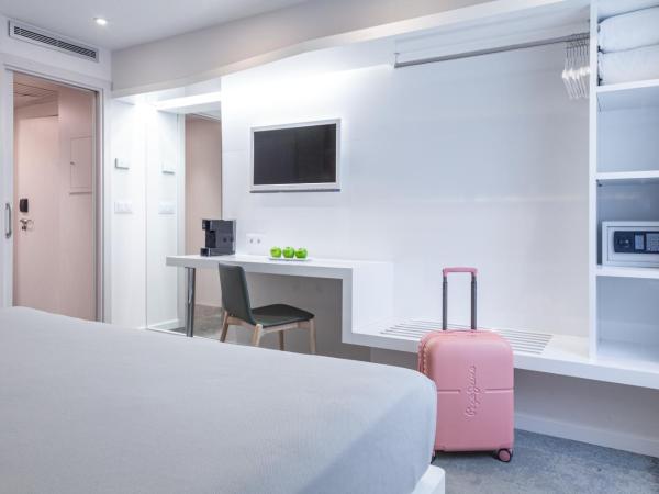 Hotel Macià Granada Five Senses Rooms & Suites : photo 3 de la chambre suite junior familiale (2 adultes + 2 enfants)
