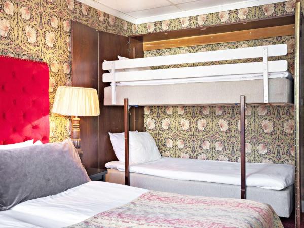 Centric Hotel : photo 3 de la chambre chambre lit king-size familiale