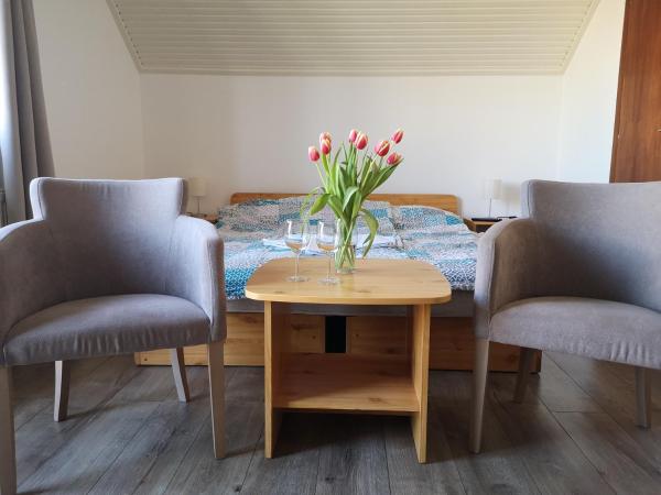 Balaton Panzió Füred : photo 5 de la chambre chambre familiale avec balcon