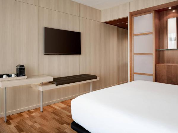 AC Hotel Málaga Palacio by Marriott : photo 3 de la chambre chambre lit king-size standard avec vue