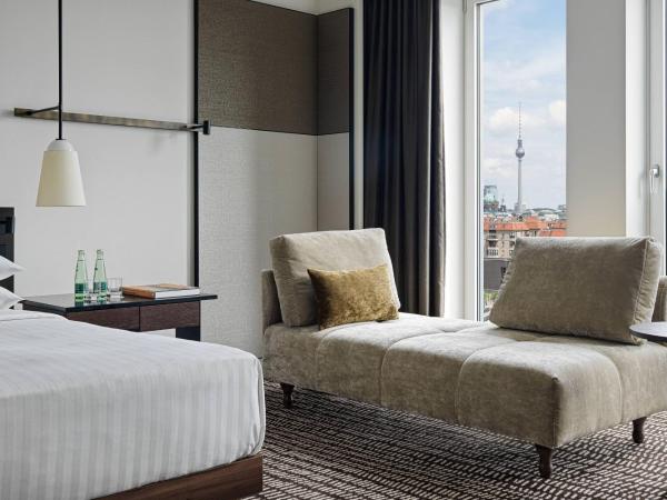 Berlin Marriott Hotel : photo 2 de la chambre chambre 1 lit king-size panorama - vue sur ville
