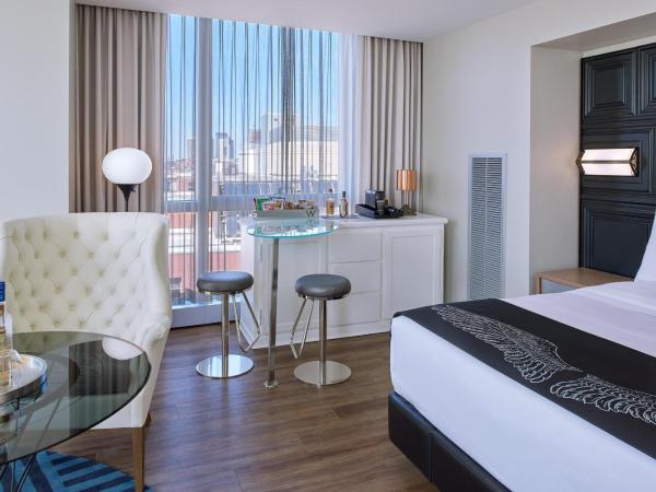 W Boston : photo 3 de la chambre chambre d’angle cool avec 1 lit king-size