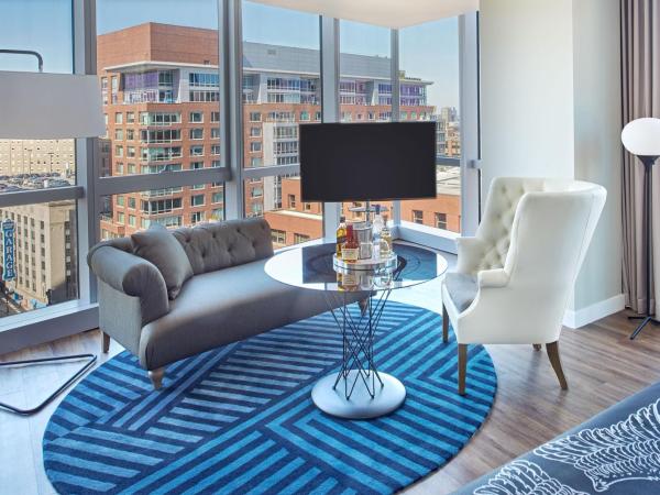 W Boston : photo 8 de la chambre chambre d’angle cool avec 1 lit king-size