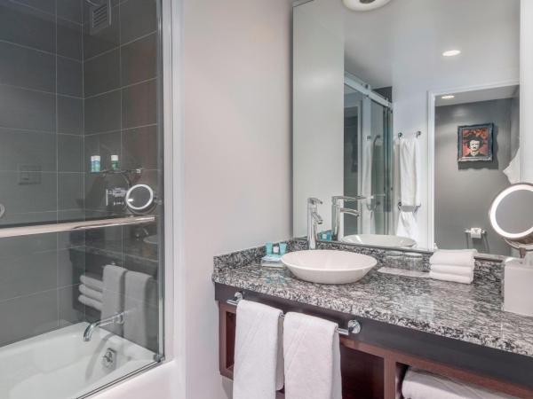 W Boston : photo 9 de la chambre chambre mega avec 2 lits queen-size