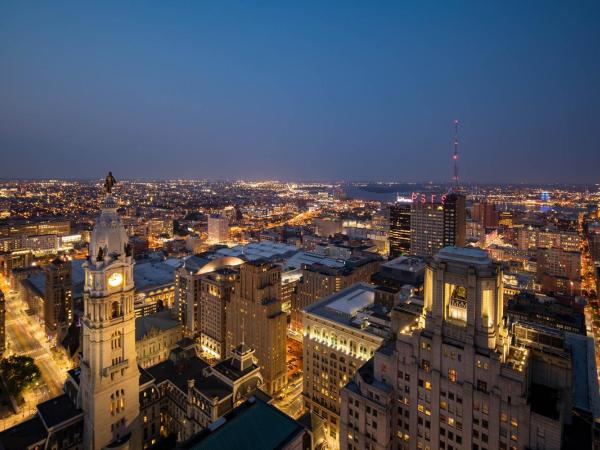 W Philadelphia : photo 3 de la chambre chambre d’angle lit king-size cool corner - vue sur ville