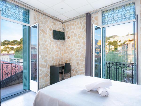 Hotel De Belgique à Menton : photo 1 de la chambre chambre double