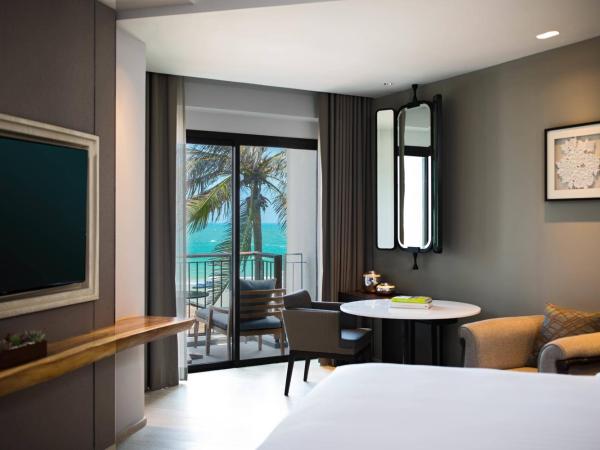 Hua Hin Marriott Resort and Spa : photo 3 de la chambre suite junior lit king-size avec balcon