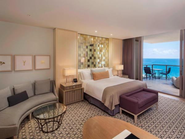 The St. Regis Bal Harbour Resort : photo 2 de la chambre grande chambre lit king-size de luxe - côté océan